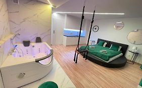 Yourapart Jacuzzi Przy Zamku Królewskim Warszawa